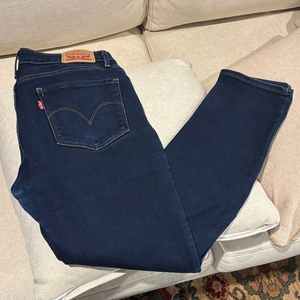 Levi's Women's Dark Blue Skinny Jeans 28x30